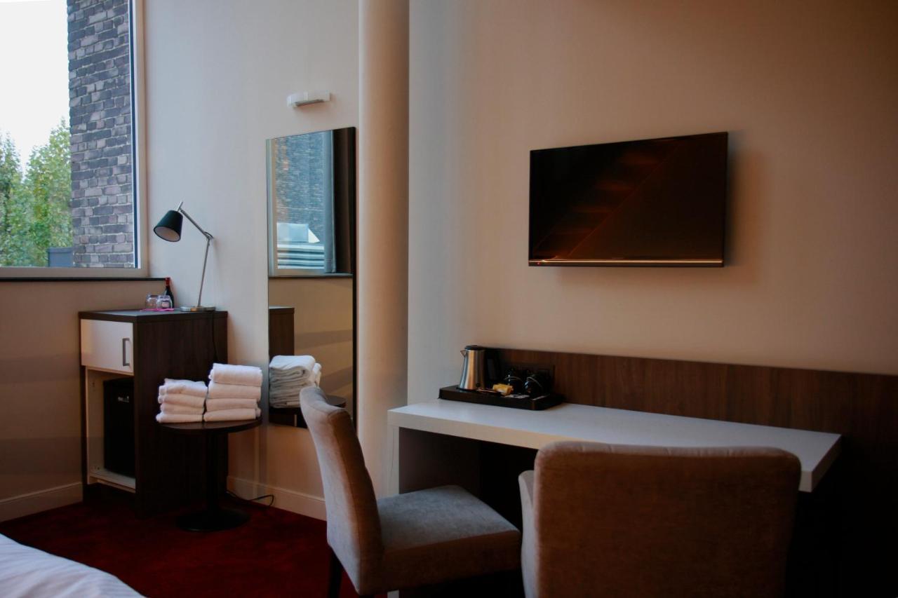 Hotel De Boskar Pelt Bagian luar foto