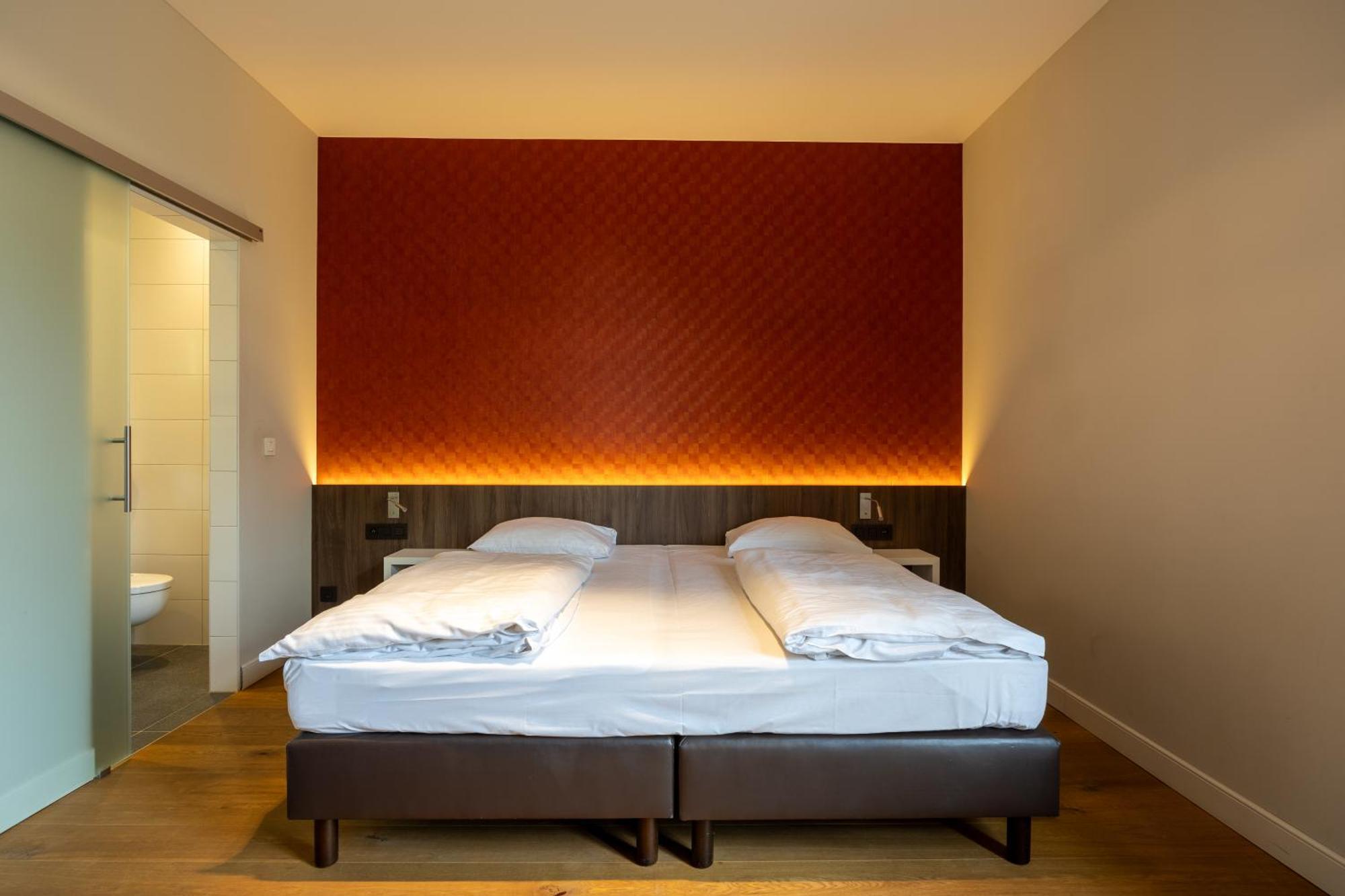 Hotel De Boskar Pelt Bagian luar foto